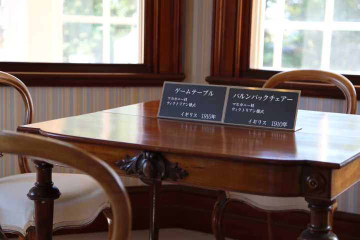 역사가 깊은 가구라고는 생각되지 않는 정도로 깨끗하게 보존되고 있습니다 