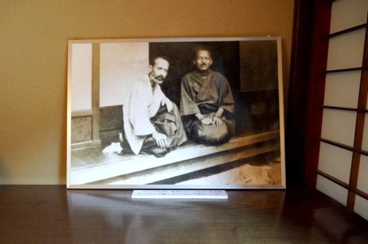 日本画家溪伊莫善和苫云 