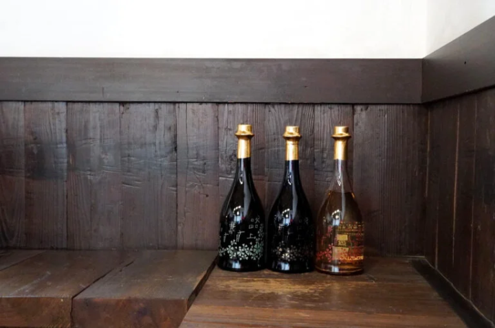 [丹波市]在丹波名酒厂“西山酒造”体验清酒和发酵文化，与艺术品相遇