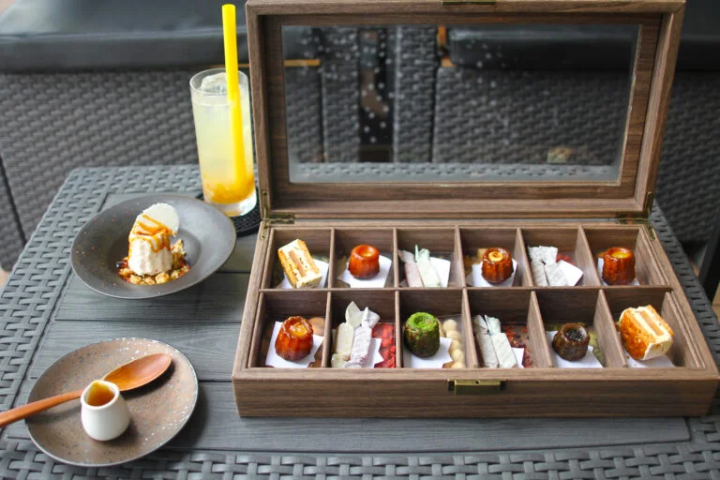 [Kobe City] Afternoon Tea at Penheur, a Canelé and Caramel Specialty Shop