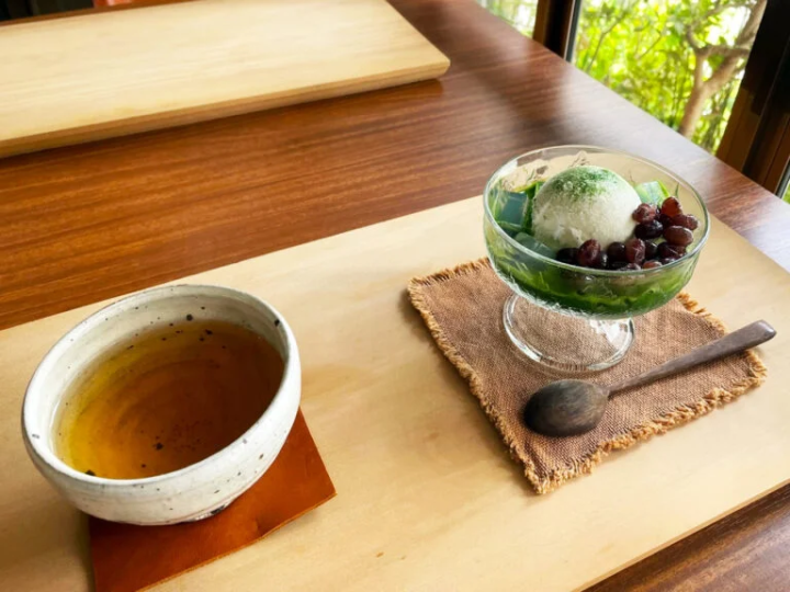 大人奶油抹茶豆奶+手工烘焙绿茶套餐990日元（含税） 