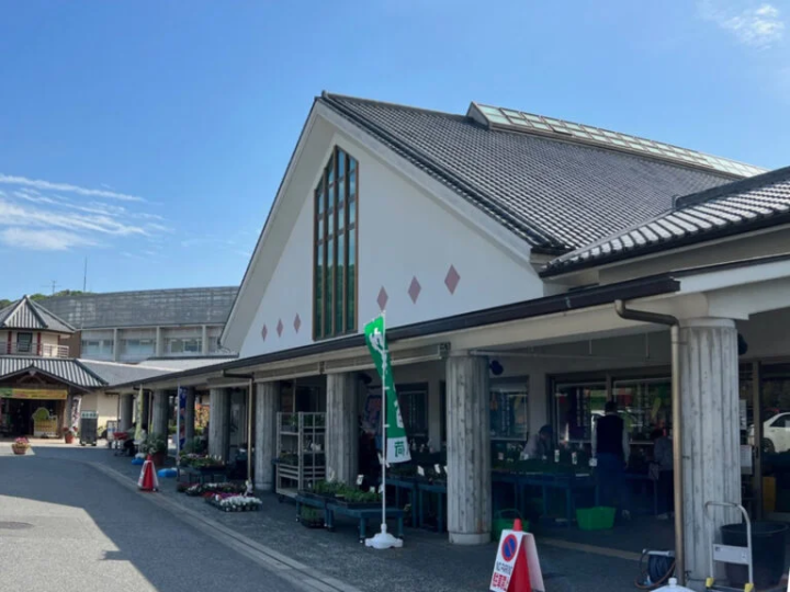 มี ``โยกาตัน'' อยู่ข้างๆ ``ยามาดะ นิชิกิ โนะ ยากาตะ''