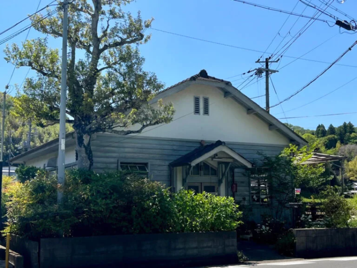 건축 87년 정도의 분위기 있는 건물