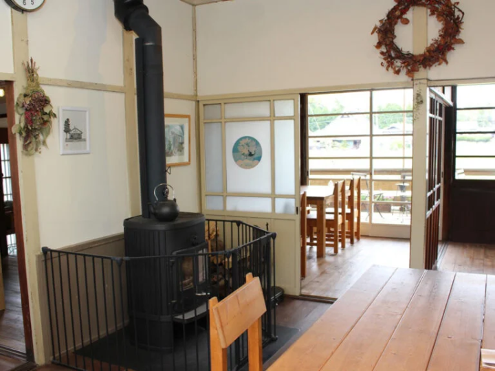 장작 스토브도 존재감이 있다