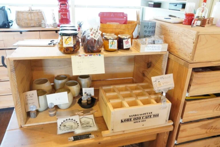 수제 가공품과 단바 탐바 등도 판매