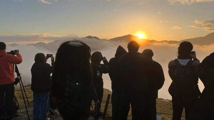 다케다 성터에서 운해 내광. 카파의 가지로우, 아사히시로 이동
