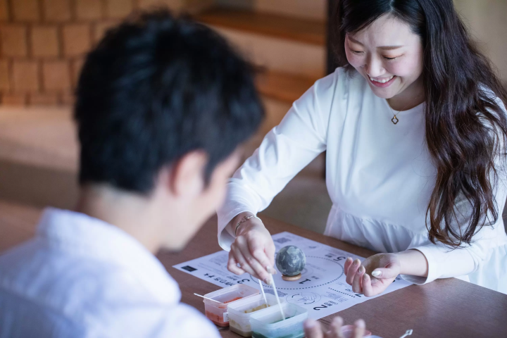 Experience a Versatile World of Clay and Ceramics in Tokoname, the city of pottery! Tile art, Shiny Clay Ball Workshop, and visiting the "Tile Museum"