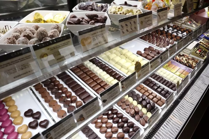 按重量出售，价格100克=1,706日元 