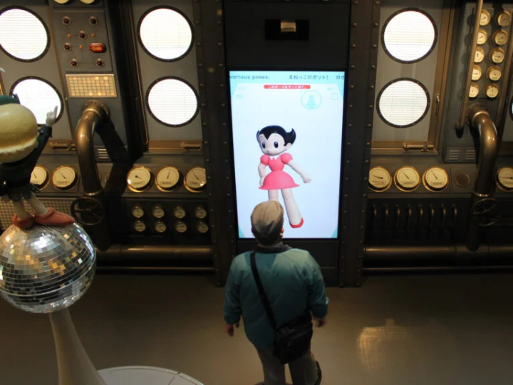 Try imitating the characters' poses!<br> 