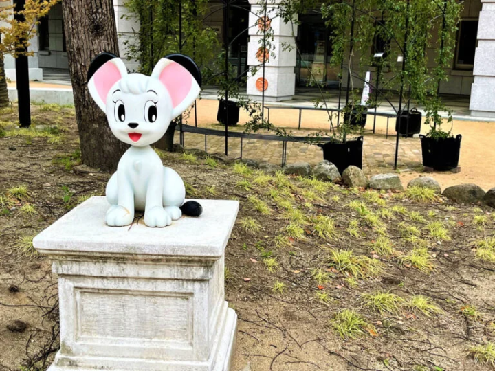 Be sure to also try looking for the characters scattered around the gardens of the adjacent Takarazuka Cultural Creation Center.<br> 