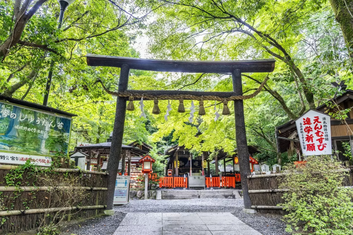 20 Beautiful Shrines in Kyoto: From Famous Locations to Unique Ones
