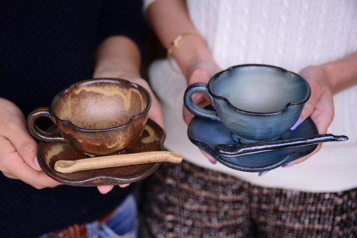 About Hida Takayama's traditional crafts (Hida Shunkei, Ichii Ittobori, Koito ware, Shibugusa ware, Hida furniture, Sarubobo)