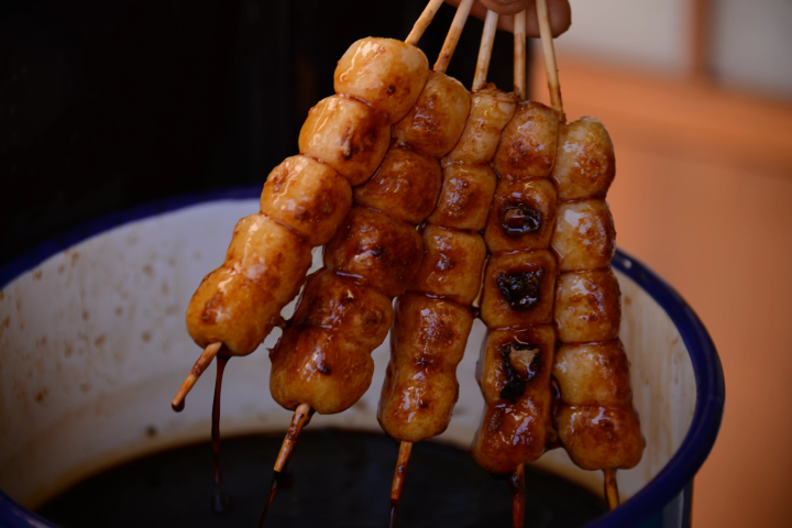 Introducing food culture, local cuisine such as hoba miso, and local gourmet food