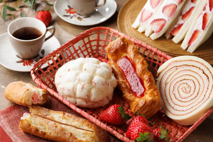 LAWSONＸICHIBIKO草莓季麵包