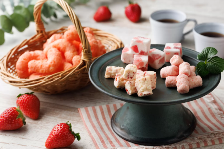 LAWSONＸICHIBIKO草莓季零食