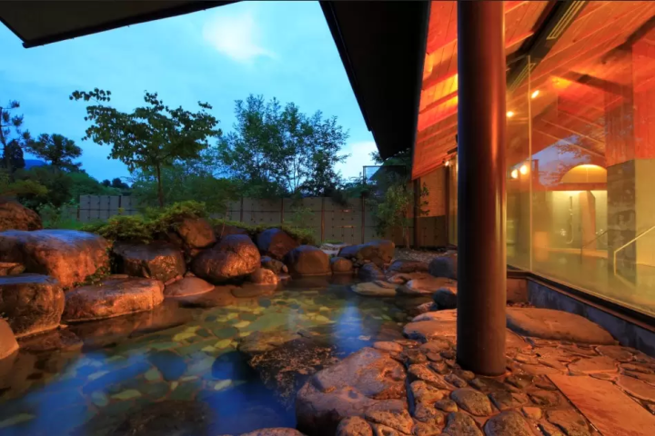 白馬谷、溫泉、聲音與煙火