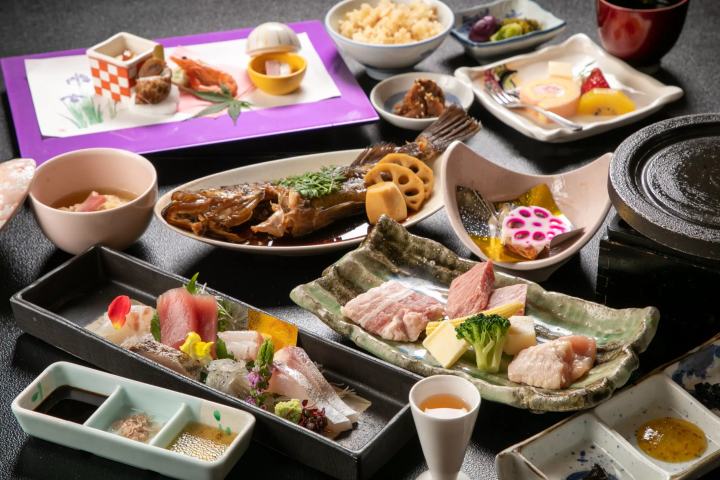 [ธูปเก็นจิ] เรียวกังที่คุณสามารถเพลิดเพลินกับอาหารสุดหรูในมินามิชิตะ จังหวัดไอจิ