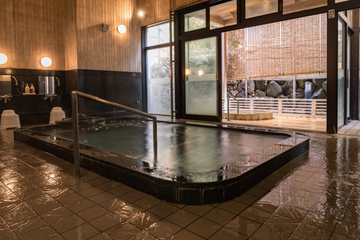 [Hyogo Tajima] Kinosaki Onsen: A townscape with a typical Japanese atmosphere, a two-star hot spring town in the Michelin Green Guide Japon.