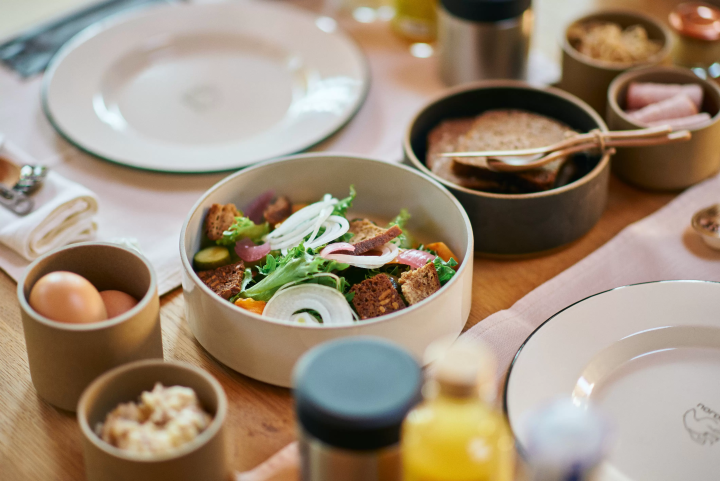 삼중 재료와 덴마크 음식 문화의 융합을 즐길 수있는 아침 식사 