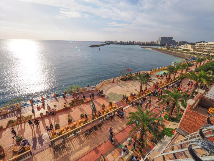 Regarding application for permission to take wedding photos in American Village (Depot Island)