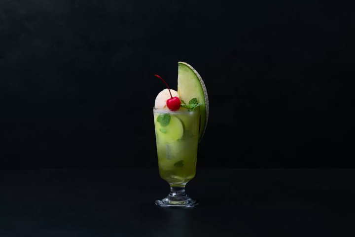 専門店のメロンクリームソーダ（780円）