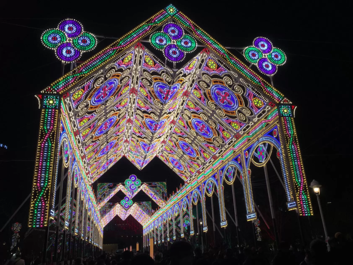 夢灯す、光の彫刻 神戸ルミナリエ