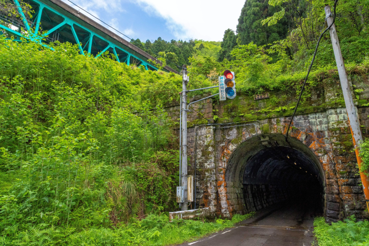 Hokuriku Shinkansen ส่วน Kanazawa-Tsuruga เปิดแล้ว! “กลุ่มอุโมงค์สายโฮคุริกุเดิม” ซึ่งเป็นกลุ่มทางรถไฟที่ยังคงเหลืออยู่ซึ่งครอบคลุมเมืองสึรุกะและเมืองมินามิเอจิเซ็น จังหวัดฟุกุอิ คืออะไร