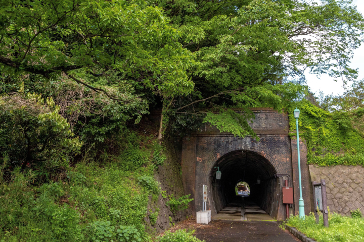 Hokuriku Shinkansen ส่วน Kanazawa-Tsuruga เปิดแล้ว! “กลุ่มอุโมงค์สายโฮคุริกุเดิม” ซึ่งเป็นกลุ่มทางรถไฟที่ยังคงเหลืออยู่ซึ่งครอบคลุมเมืองสึรุกะและเมืองมินามิเอจิเซ็น จังหวัดฟุกุอิ คืออะไร