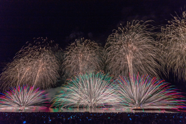 [Tsuruga, Fukui Prefecture] The Hokuriku Shinkansen will open between Kanazawa and Tsuruga on March 16, 2024! The largest on the Japan Sea side! The 75th Lantern Floating and Fireworks Festival