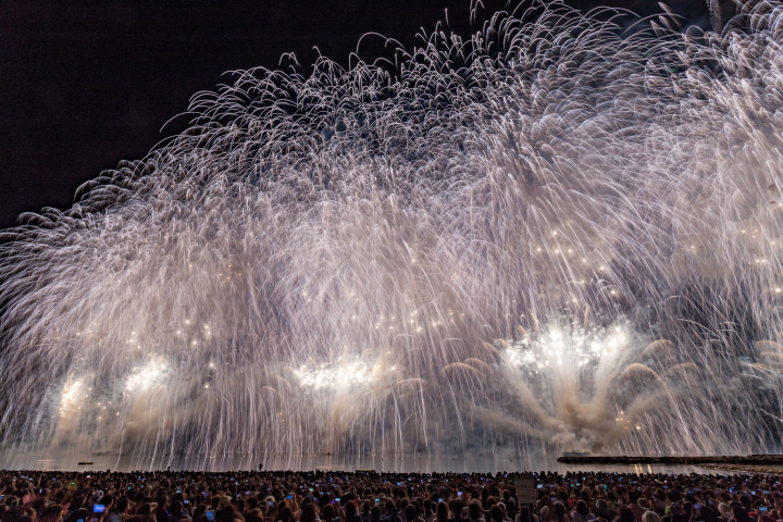 [Tsuruga, Fukui Prefecture] The Hokuriku Shinkansen will open between Kanazawa and Tsuruga on March 16, 2024! The largest on the Japan Sea side! The 75th Lantern Floating and Fireworks Festival