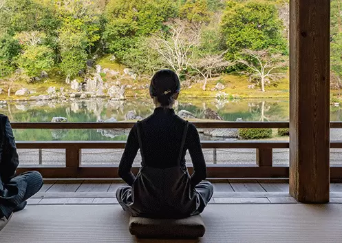 【2025年春】嵐山エリアの世界遺産「天龍寺」で特別な坐禅体験を。