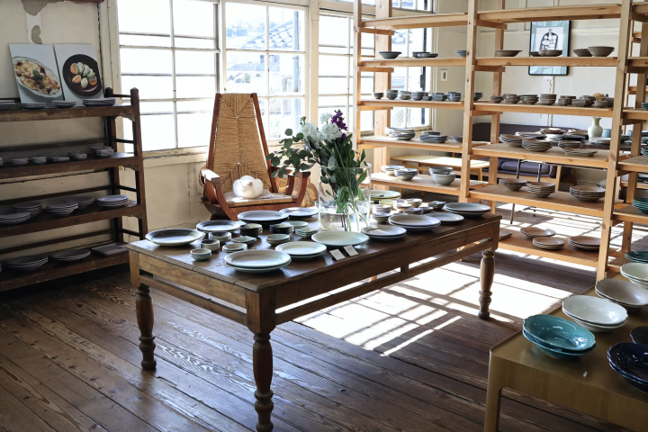 “Awabi ware” ~Inherited vessels that incorporate the spirit of Japan~