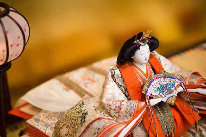 [วันที่ 3 มีนาคมเป็นเทศกาลตุ๊กตา] ชม "เกียวโตฮินะ" แบบดั้งเดิมอย่างใกล้ชิด ฉันรู้สึกทึ่งกับความงามของมัน!
