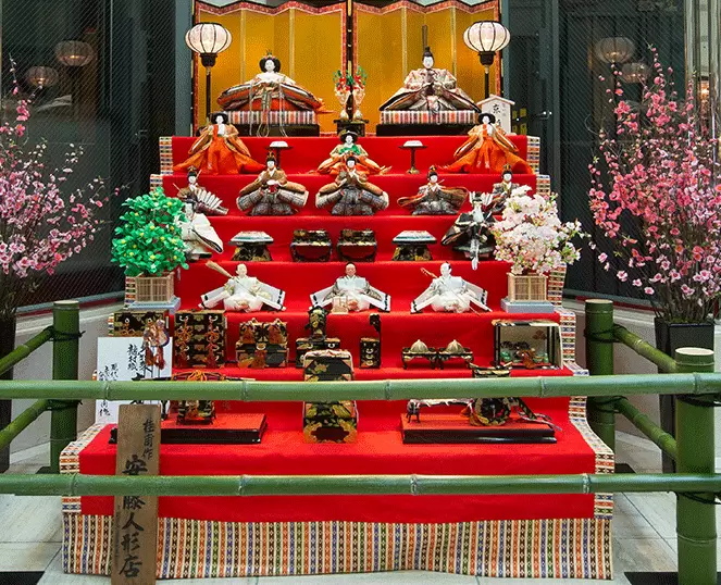 [วันที่ 3 มีนาคมเป็นเทศกาลตุ๊กตา] ชม "เกียวโตฮินะ" แบบดั้งเดิมอย่างใกล้ชิด ฉันรู้สึกทึ่งกับความงามของมัน!