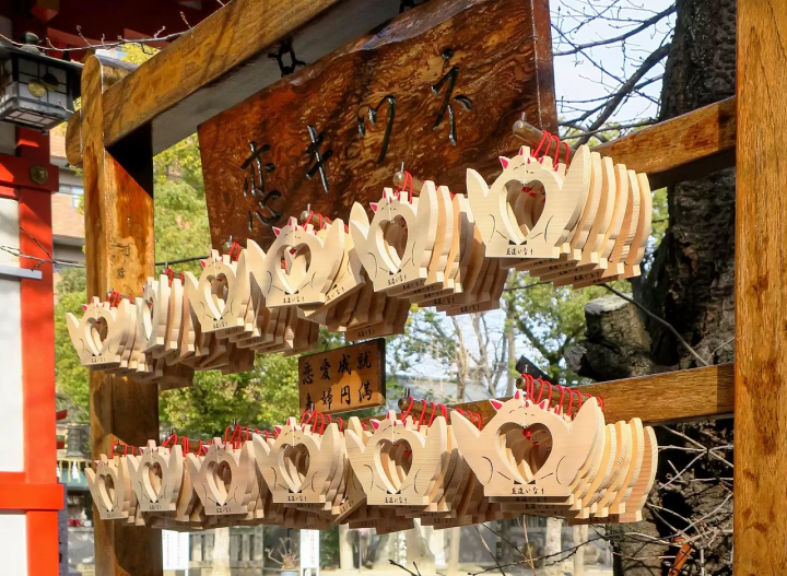 Love Is In The Air! 10 Lovely Shrines For Luck In Relationships, Marriage and More!