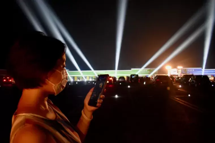 車内で楽しめるニューノーマル時代の新しい音楽フェス「ドライブインフェス」に車中泊女子が参戦してみた