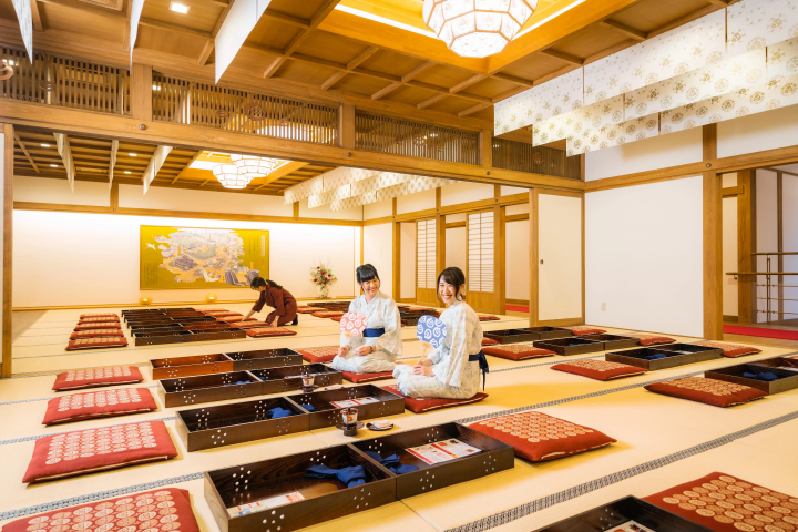 (ห้องนั่งเล่นขนาดใหญ่) 