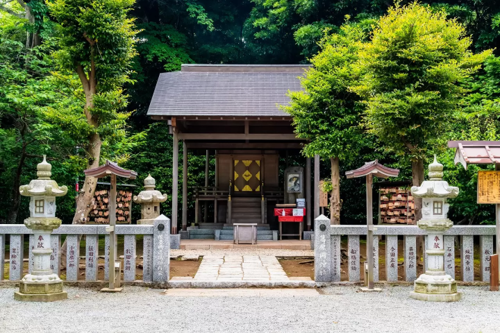 Japan's Love Shrines: 10 Sacred Sites to Pray for Good Relationships