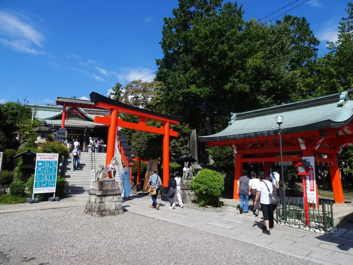 Japan's Love Shrines: 10 Sacred Sites to Pray for Good Relationships