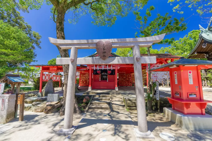 Japan's Love Shrines: 10 Sacred Sites to Pray for Good Relationships