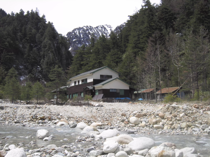 四季折々の雄大な景色が楽しめる秘境「高瀬渓谷」を満喫！