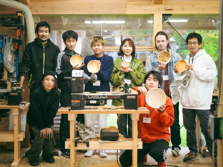 遊學教室是丹波篠山的里山學園，有英文導遊。