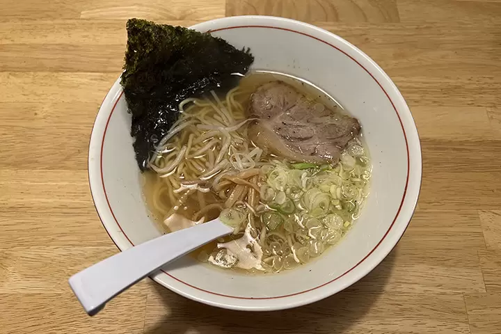 鳥取県に来たらぜひ食べたい！米子を代表するソウルフード　牛骨ラーメン