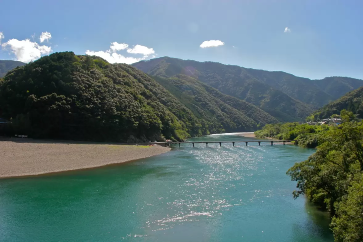 【고치】자연의 아름다움과 역사의 조화! 엄선된 주요 렌터카로 즐거운 자동차 여행