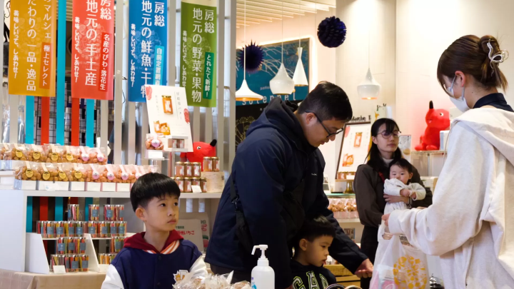 Experience Tateyama in early spring! Tateyama taxi trip experience for a Taiwanese family by JOY Taku