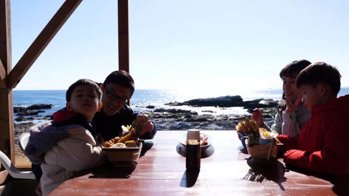 Experience Tateyama in early spring! Tateyama taxi trip experience for a Taiwanese family by JOY Taku