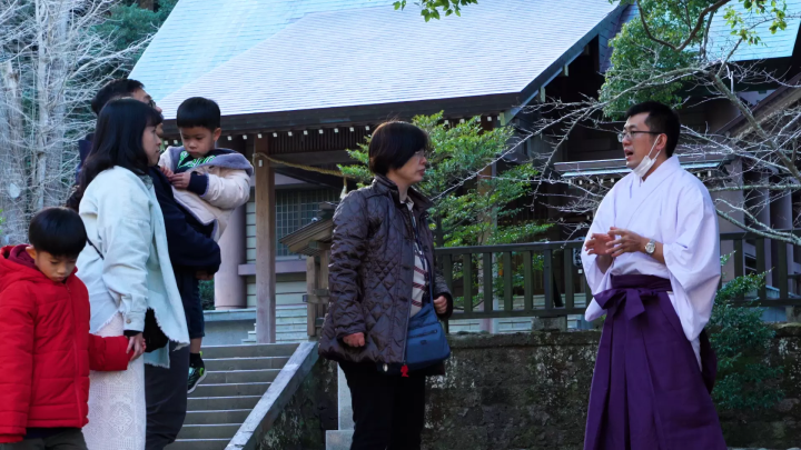 Experience Tateyama in early spring! Tateyama taxi trip experience for a Taiwanese family by JOY Taku