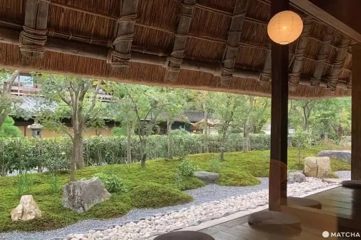 Bread, Espresso &嵐山庭園店內緣廊