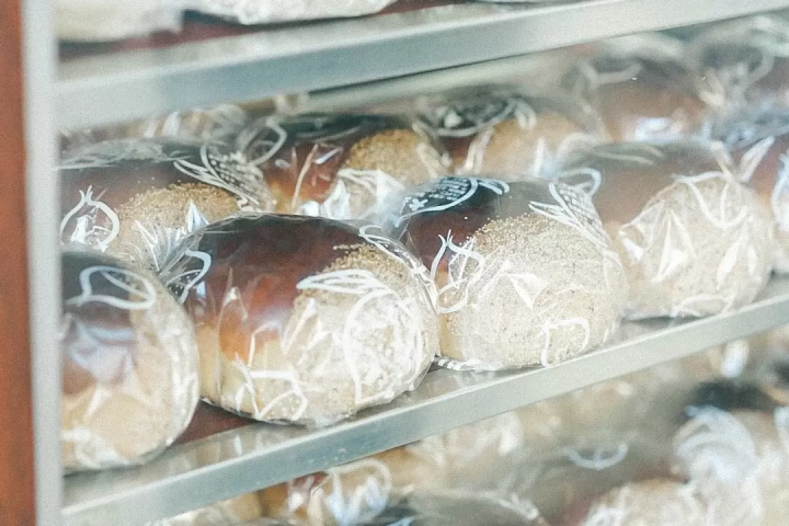 【大阪名物ミックスジュースが大福に】お昼どきまでに訪れるべき名店「和洋菓子 モモヤ」