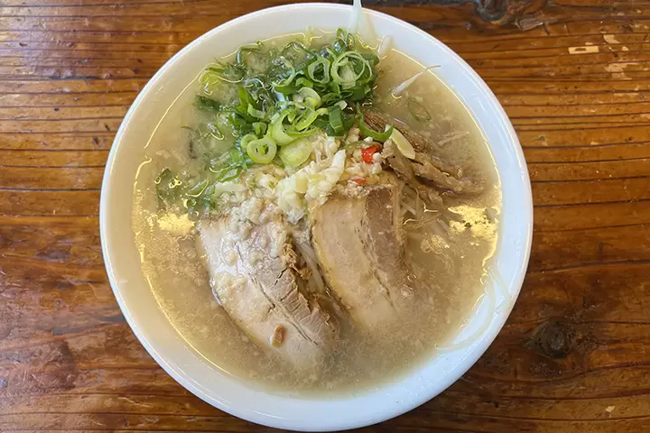 鳥取県に来たらぜひ食べたい！米子を代表するソウルフード　牛骨ラーメン